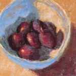Limited Palette: Highlights added, plum forms further refined, pattern on bowl quietly indicated, bowl's cast shadow enhanced, single stem added. And after 35 mins, it's done! Gail Sibley, "Backyard Plums, Terry Ludwig pastels on UArt 400 grit paper, 6 x 6 in
