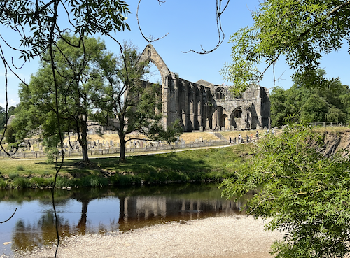 Painting in the Yorkshire Dales - Bolton Abbey
